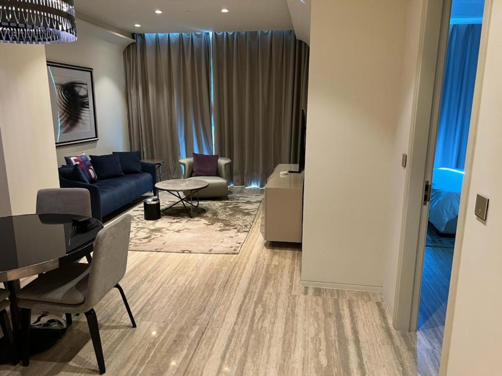 4leisure Damac Esclusiva Towers Apartment *