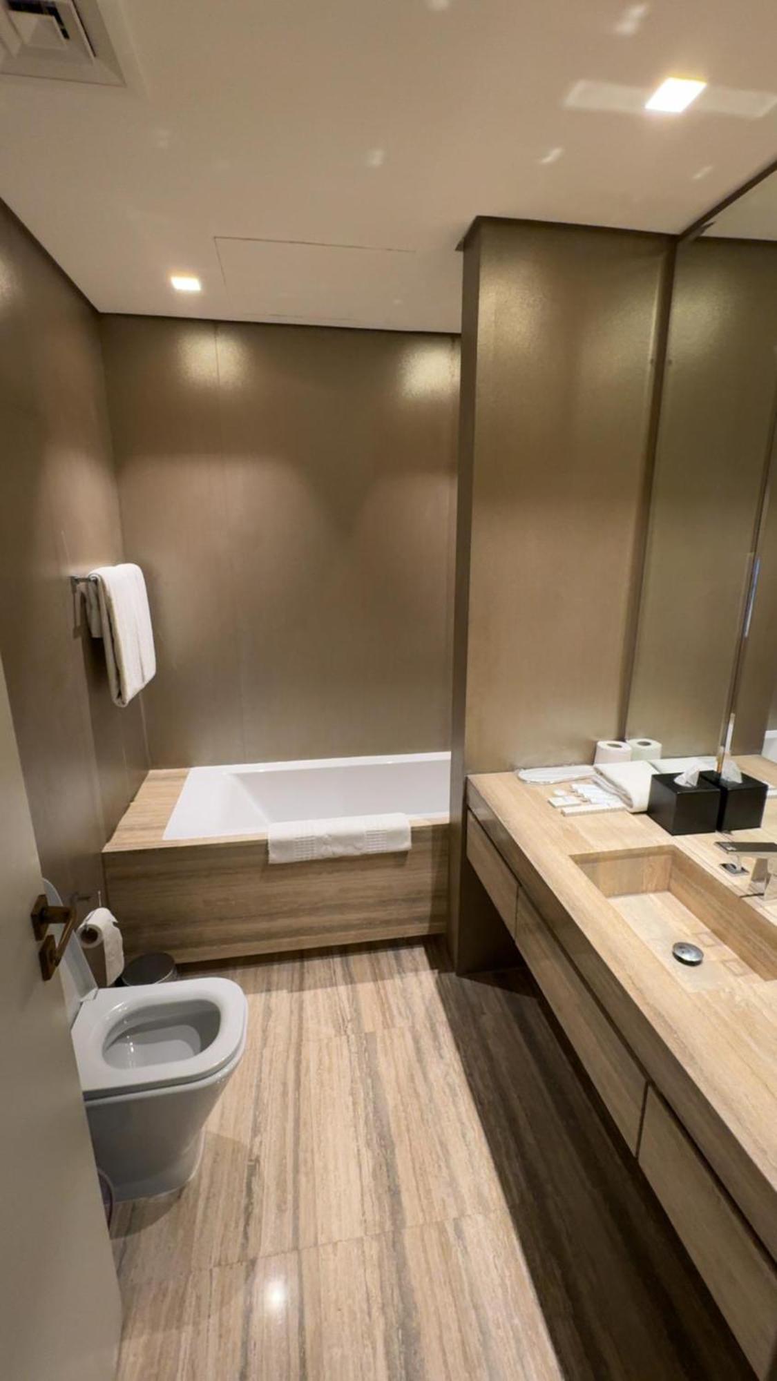 4leisure Damac Esclusiva Towers *